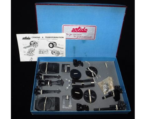 SOLIDO; A VINTAGE CANNON 'A TRANSFORMATION SET' with instructions, boxed (note elements missing)