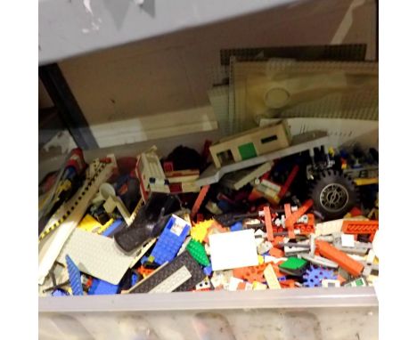 Large tray of mixed vintage Lego. Not available for in-house P&amp;P 