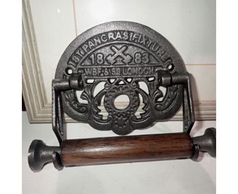 Cast iron toilet roll holder St Pancras, L: 18 cm. UK P&amp;P Group 1 (£16+VAT for the first lot and £2+VAT for subsequent lo
