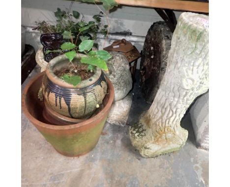 Eight garden ornaments including a lions head planter. Not available for in-house P&amp;P 