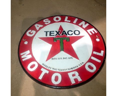 Cast iron Texaco wall plaque, D: 20 cm. UK P&amp;P Group 2 (£20+VAT for the first lot and £4+VAT for subsequent lots)