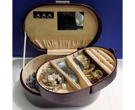 Mixed costume jewellery within a fitted jewellery box. UK P&amp;P Group 2 (£20+VAT for the first lot and £4+VAT for subsequen