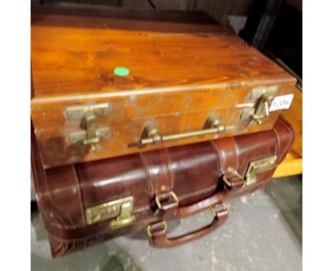 Brown leather briefcase with fitted interior and a wooden case. Not available for in-house P&amp;P 