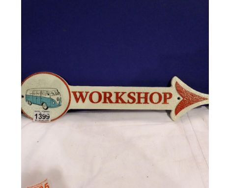 Cast iron VW workshop arrow sign, L: 45 cm. UK P&amp;P Group 2 (£20+VAT for the first lot and £4+VAT for subsequent lots)