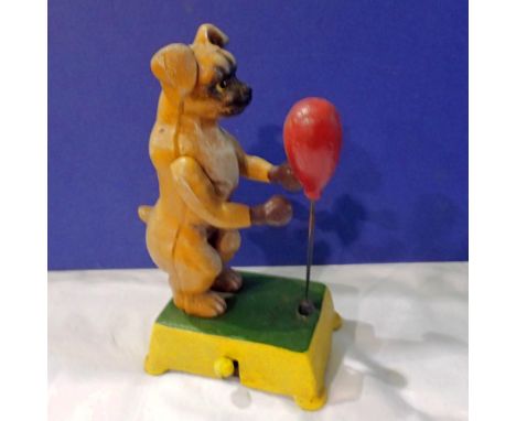 Cast iron mechanical boxing, boxer dog figure, H: 18 cm. UK P&amp;P Group 1 (£16+VAT for the first lot and £2+VAT for subsequ