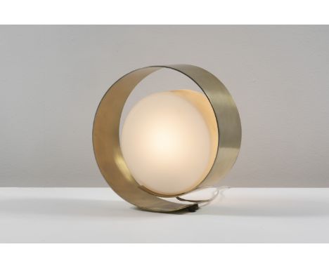 PIERRE CARDIN (1922-2020)Lampe LumicoCréation en 1975Signé 'Pierre Cardin'Laiton, verre opalin et caoutchoucLamp 'Lumico'Ontw