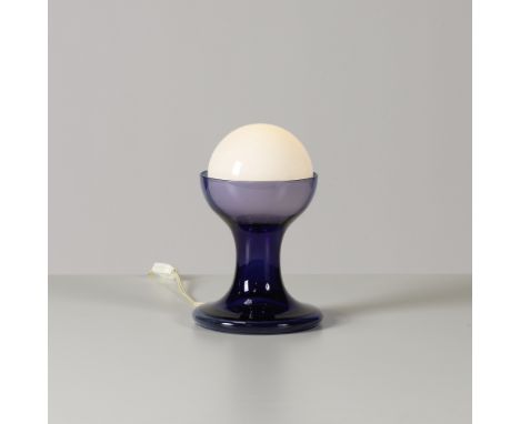 CARLO NASON (1936)Lampe LT215Création en 1968Edition MazzegaVerre et verre opalinH: 25 cm. (9.7/8in.); D: 17 cm. (6.5/8in.)A 