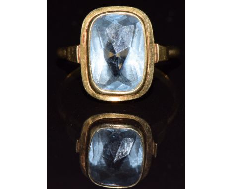 A 14k gold ring set with topaz, 4.9g, size R