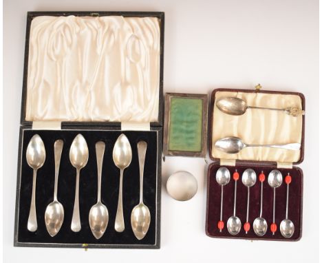 Cased set of George V hallmarked silver grapefruit spoons, Birmingham 1933, maker&nbsp;Barker Brothers Silver Ltd, length 14.