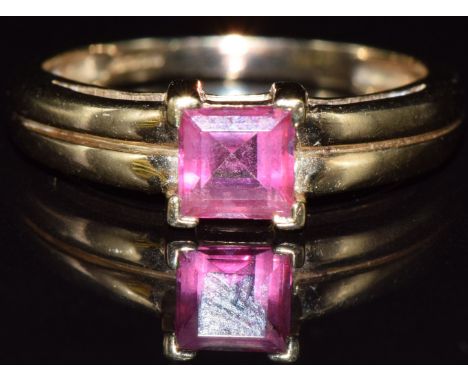 A 9ct gold ring set with a synthetic&nbsp;pink sapphire, 2.3g, size N