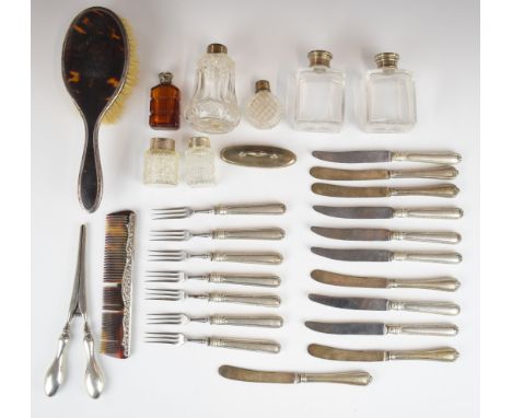 Hallmarked silver mounted and handled items including knives, brush, comb, dressing table bottles and pots and a quantity of 