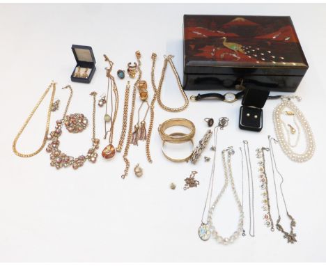 A collection of costume jewellery including silver ring, 9ct gold earrings set with a pearl, vintage necklace and matching br