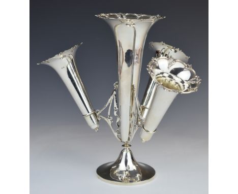 George V hallmarked silver epergne with central trumpet surrounded by three smaller trumpet vases, Birmingham 1915, maker&nbs