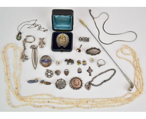 A collection of jewellery including silver brooches, pearl necklace, silver pendants, hat pin, Anton Michelsen daisy earring,