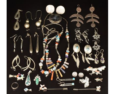 Thirteen pairs of silver earrings, further silver including filigree brooch, four pendants, Victorian brooch set with dendrit