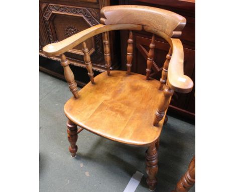 Early 20th century Windsor comb back smokers bow elbow chair