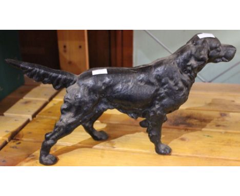 A cast model of a hunting dog 37 cm nose to tail