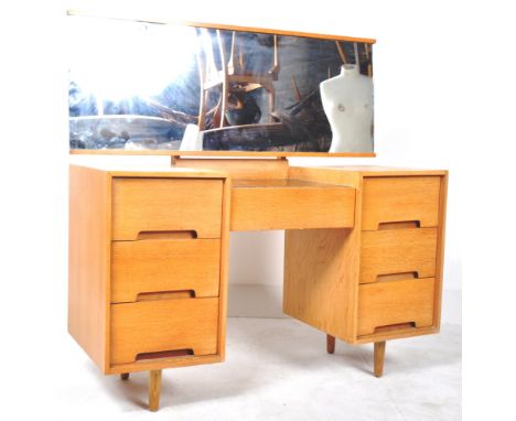 Stag - C Range - John &amp; Sylvia Reid -&nbsp; A retro vintage 20th century light golden oak writing table desk having a cen