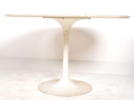Maurice Burke - Arkana - An original retro vintage 1960's aluminium laminated dining Tulip dining table of circular form rais