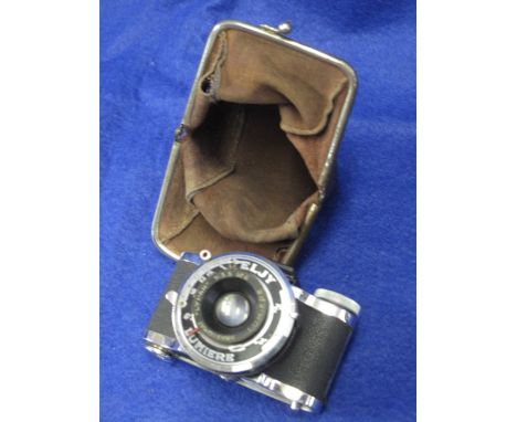 Eljy Lumier compact view finder camera. in leather purse. 