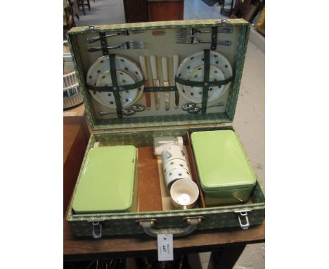 Sirram picnic hamper in original fitted case.