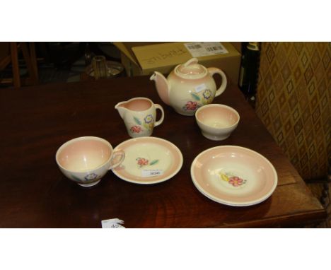 Vintage Susie Cooper breakfast tea for two tea set including tea pot, jug sugar bowl, 2 saucers, 1 plate 1 cup (crazed but no