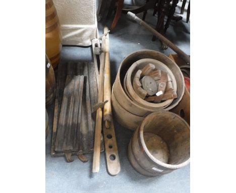 A COLLECTION OF VINTAGE GARDEN IMPLEMENTS