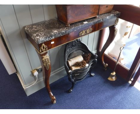 A 19TH CENTURY  SIMULATED AND ROSEWOOD VENEERED CONSOLE TABLE, with marble top and gilt mounts, 92 cm wide