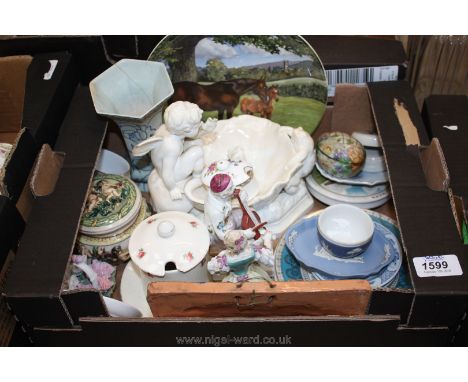 A quantity of china including a Spode plate by Susie Whitcombe of English Thoroughbred, Wedgwood, Royal Copenhagen dish with 