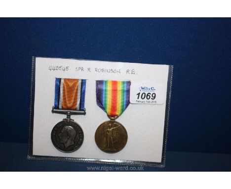 A pair of WWI Medals, War and Victory to 440545 Spr. R. Robinson R.E.