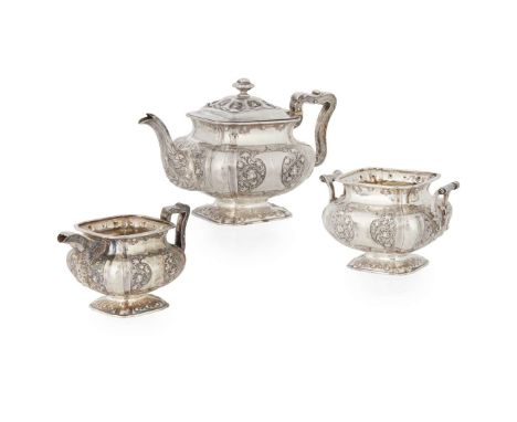 AN EDWARDIAN THREE-PIECE TEA SERVICE GEORGE EDWARD & SONS, GLASGOW 1901 comprising a teapot, twin-handled sugar basin and mi