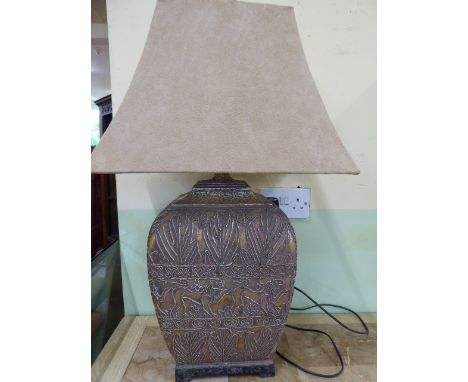 Modern wire work Lions design table lamp with suede lamp shade 