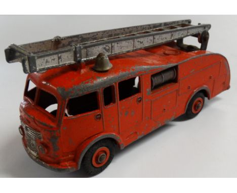 DINKY FIRE ENGINE 555 