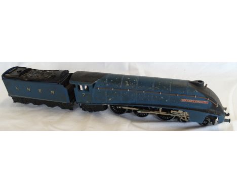 HORNBY SIR NIGEL GRESLEY ENGINE & TENDER 
