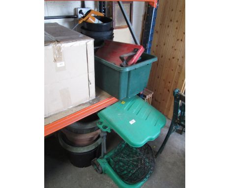 A SELECTION OF HANGING BASKETS, PLANT POTS, GARDEN TOOLS ETC