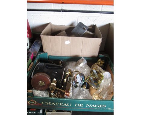 A QUANTITY OF LIGHT FITTINGS, COAT HANGERS ETC