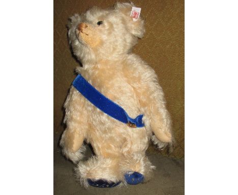 A Boxed Steiff Collectors Bear, 'Queen Elizabeth Bear'.