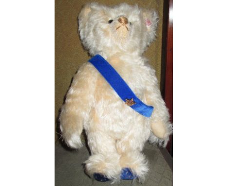 A Boxed Steiff Collectors Bear, 'Queen Elizabeth Bear'.