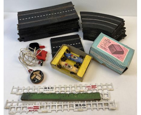 A 1960's unboxed Tri-ang Scalextric racing car set with 2 1961 Lotus racings cars in yellow and blue. Lot also contains a qua