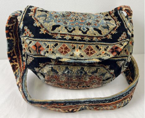 A shoulder/messenger patterned carpet bag by Carpet Bags of Bury St Edmunds. Approx. 28cm x 32cm (excluding handle). 