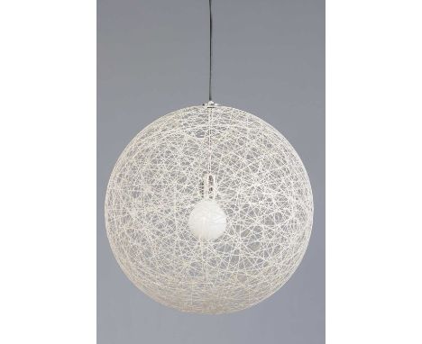 MOOOI Deckenlampe "Random Light II" Entwurf Bertjan POT (2019), kugelförmiges Geflecht aus hellem Fiberglas-Gewebe, kleine Au