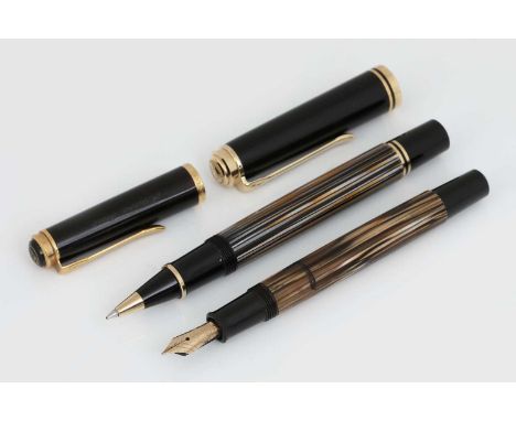 2 PELIKAN Schreibgeräte 1x M800 Souverän Rollerball, braun marmorierter/gestreifter Schaft, Kappe aus schwarzem Resin, vergol