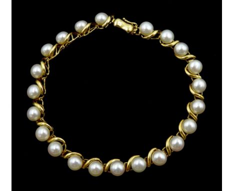 14ct gold cultured pearl bracelet, stamped 585Condition Report:Approx 10.45gm, length = 18cm, good condition