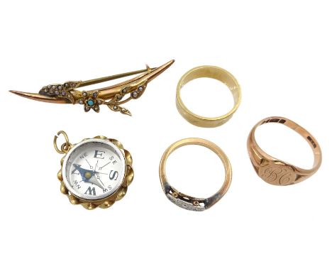 Gold compass charm, three stone diamond chip ring, wedding band, seed pearl and turquoise brooch and a signet ring, all 9ctCo