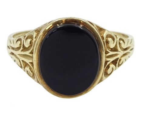 9ct gold black onyx signet ring, hallmarkedCondition Report:Approx 3.25gm, size W