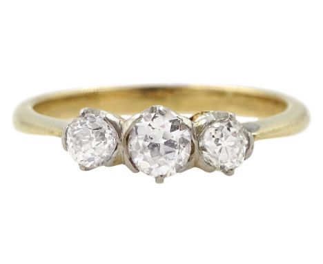 Early 20th century 9ct gold three stone old cut diamond ring, total diamond weight approx 0.30 caratCondition Report:Approx 1