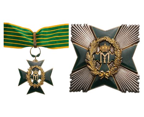 Grand Officer` Set, 2nd Model, instituted in 1932. Neck Badge, 50 mm, gilt Silver, one side enameled, obverse with wreath of 