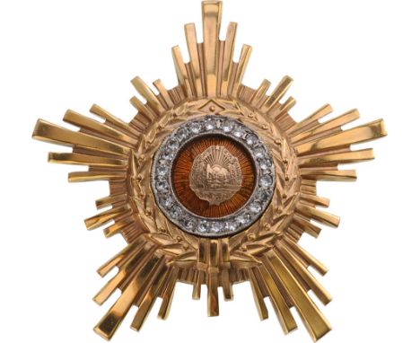 2nd Class, 3rd Model (1966-1989). Breast Star, 62 mm, GOLD with Pastes, 47.1 g, center enameled, with thin pin back. This ord