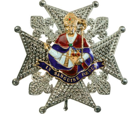 A breast star of the order, 91 mm, in Silver, chiselled, flanked by ornated fleurs-de-lys; chiselled gold centre with enamele