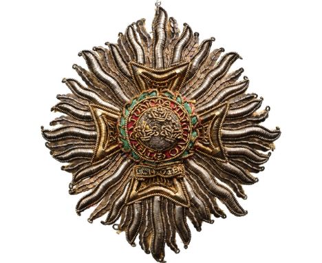 An Early, embroidered Grand Cross Breast Star of the Military Division (from 1815), 110x98 mm, the rays made of rich silver b